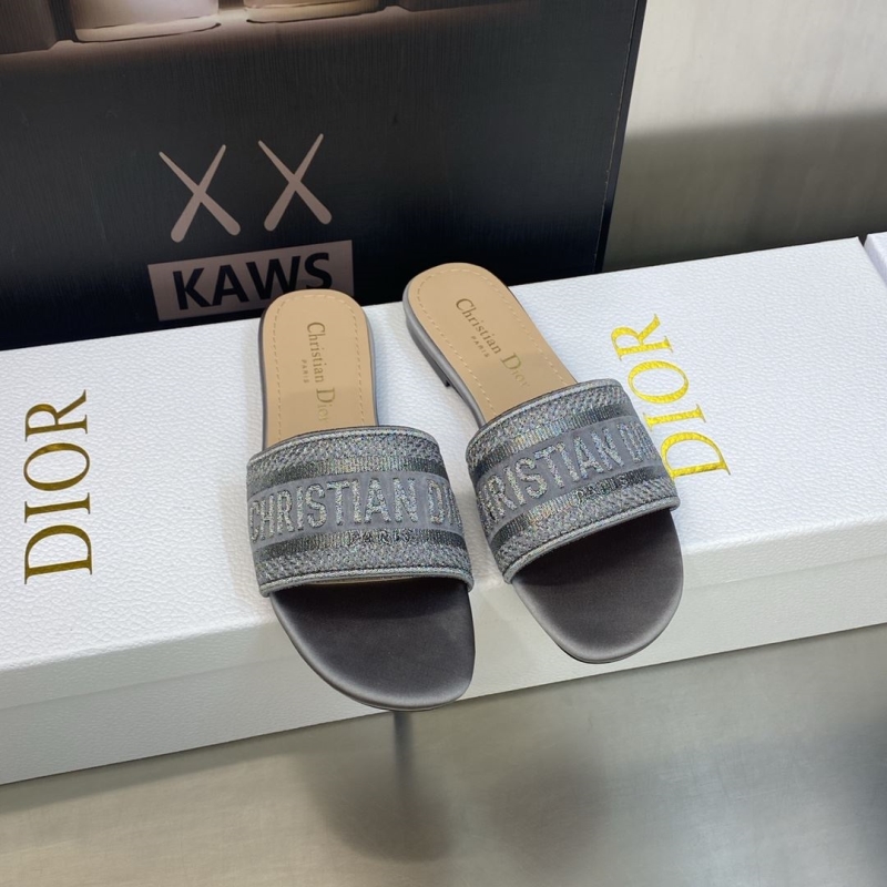 ch**an D*or slippers
